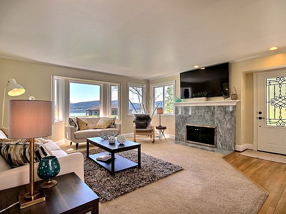 3rd image of 456 W Lake Sammamish Pkwy NE