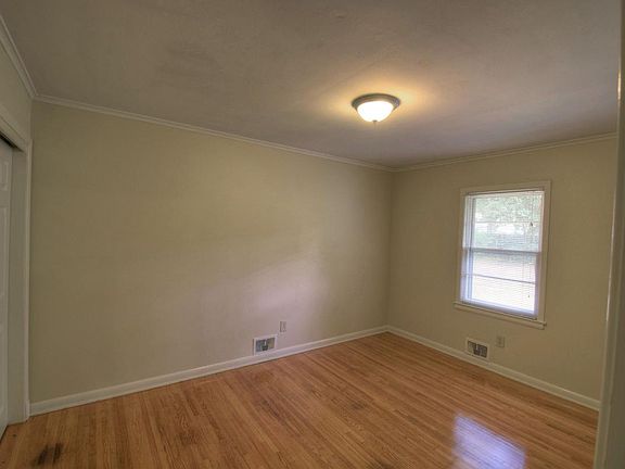 4th image of 2750 Bragg Ln