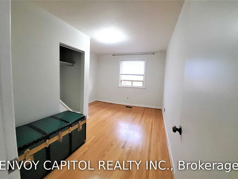 14 Faulkner Cres — Photo 12