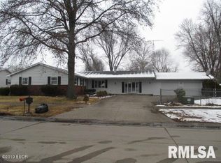22 Edgebrook St, Centralia, IL 62801