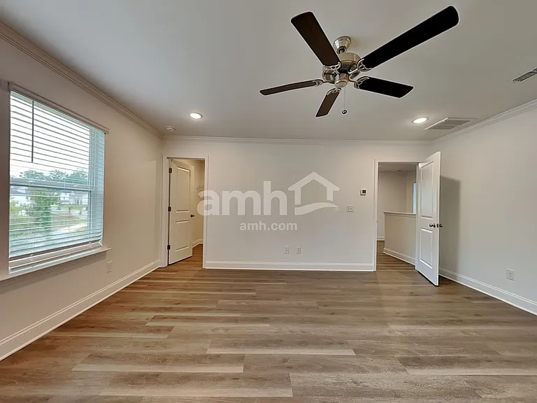 4788 McDade Ln — Photo 15