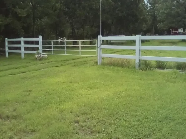 9420 Cottonwood Rd, Henryetta, OK 74437