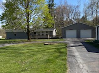 9506 Farrand Rd, Otisville, MI 48463
