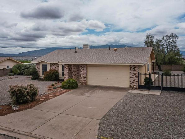 1904 Whitewater Dr NE, Rio Rancho, NM 87144