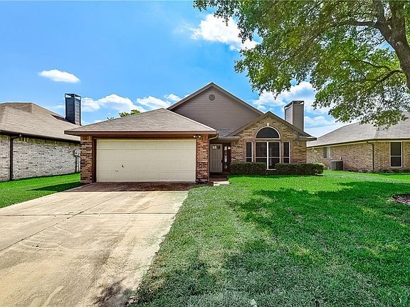2nd image of 2108 Coral Ct