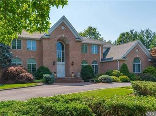 52 Sage Hollow Ct, Dix Hills, NY 11746