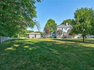 4112 NE Georgian Ct, Lees Summit, MO 64064