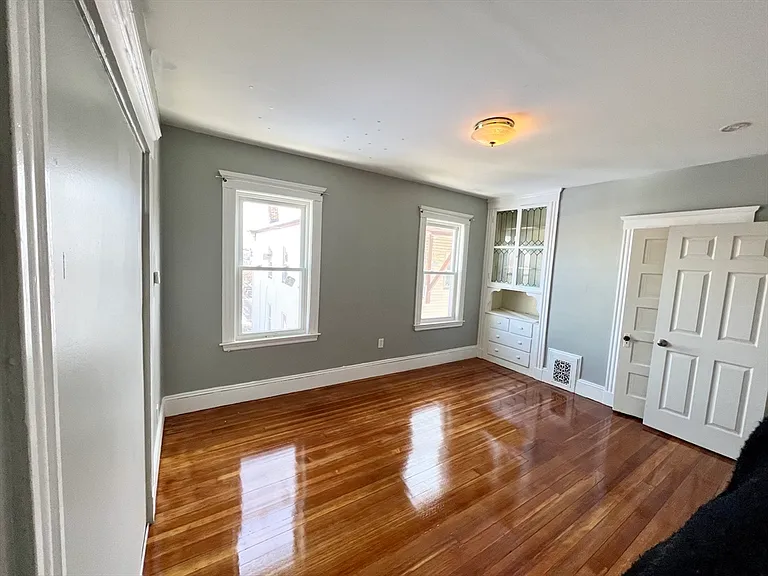 6 Taft St #1 — Photo 5