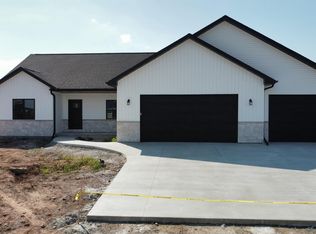 8339 Marlo Ave, Neenah, WI 54956