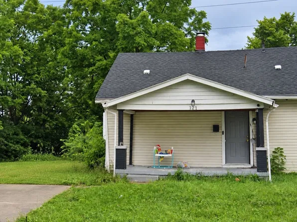 121 Liscum Dr, Dayton, OH 45417