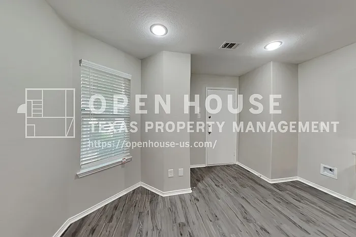 5620 Talons Crest Cir — Photo 7