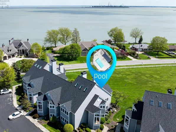 10961 N Bay Point Dr APT 108, Bayshore, OH 43440