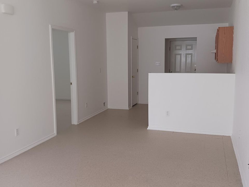 1st image of 707 Vickers Ave