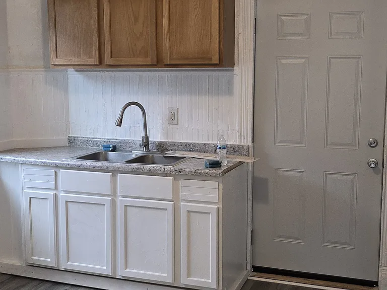 814 Buffalo St — Photo 2