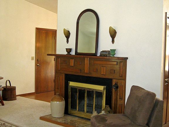 Fireplace in Living room 