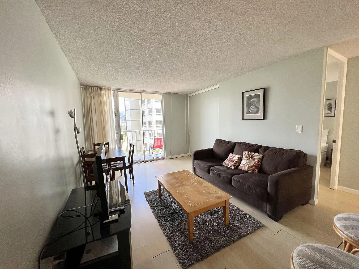 1 bed, 1.0 bath, 592 sqft, $3,284 — Photo 1