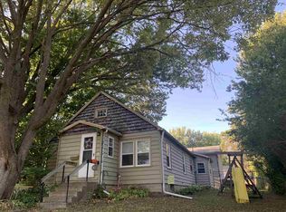 31 2nd St W, Riverside, IA 52327