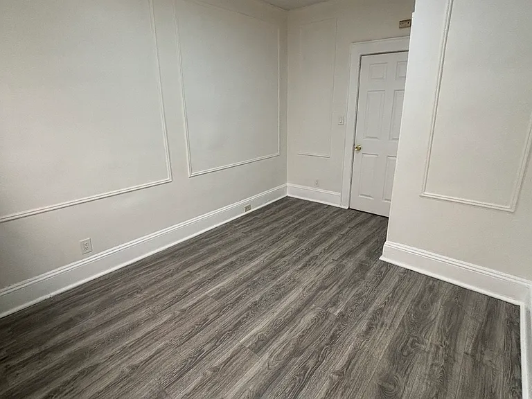 413-415 Lyons Ave #1 — Photo 4