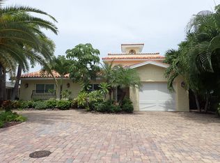 842 Bay Point Dr, Madeira Beach, FL 33708