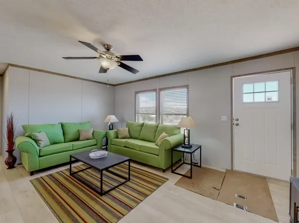 8 Woodland Hills Rd, Moriarty, NM 87035