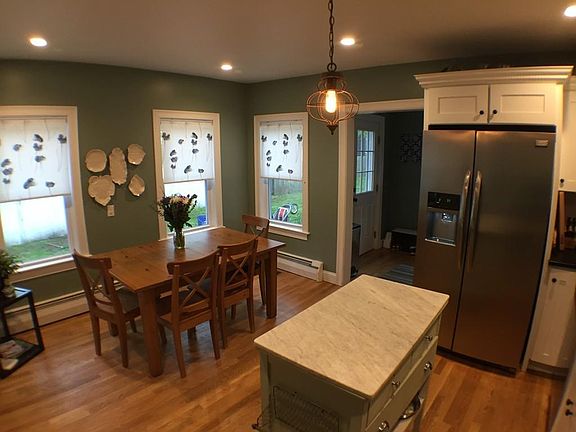 4th image of 6 Mullen Ln
