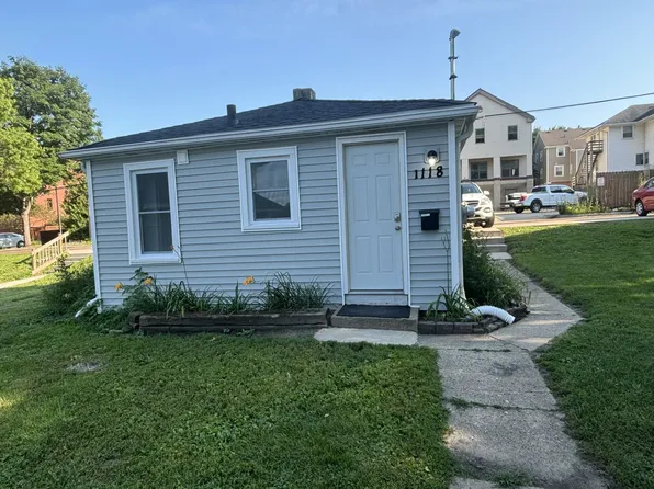 1118 W 22nd St, Cedar Falls, IA 50613