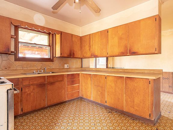 5th image of 5228 W East Ave