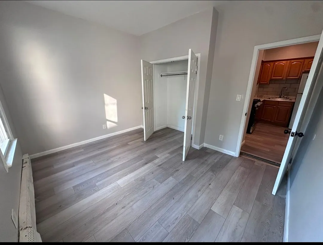 3 bed, $1,800 — Photo 3
