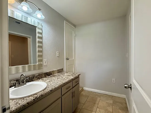 2816 Westridge Ave — Photo 13