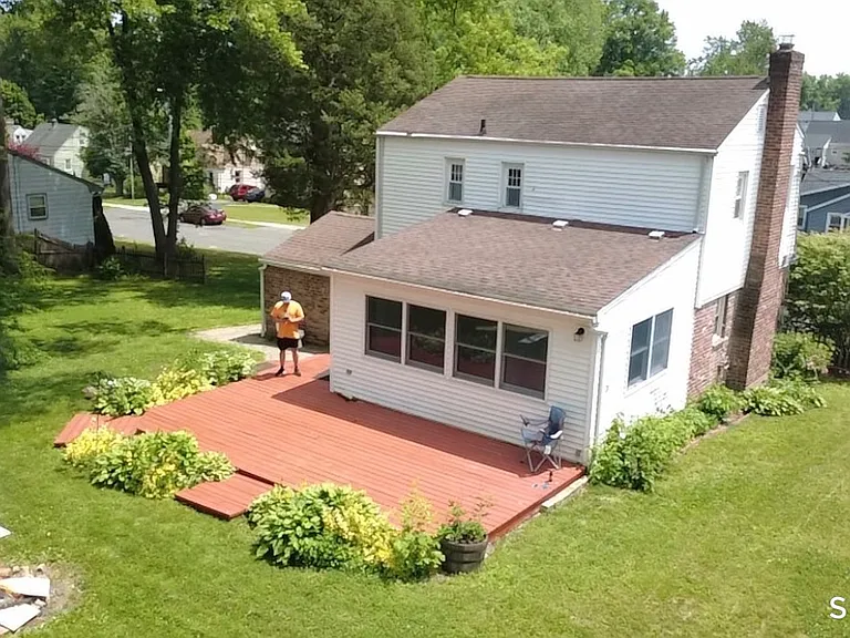 54 Harding Ave — Photo 3