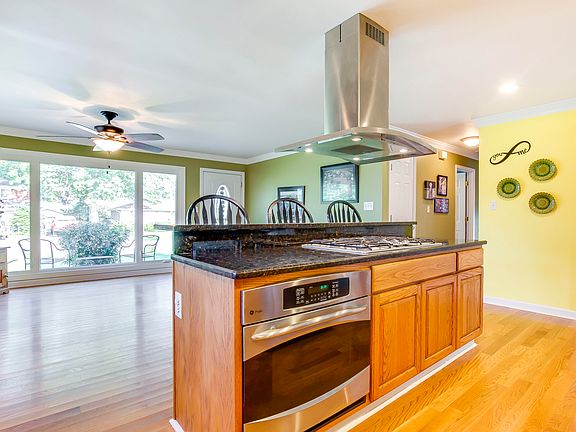5th image of 8308 Pandorea Dr