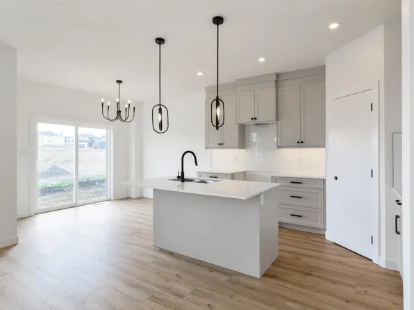 1309 Hawks Ridge Blvd NW, Edmonton, AB T5S 0M2