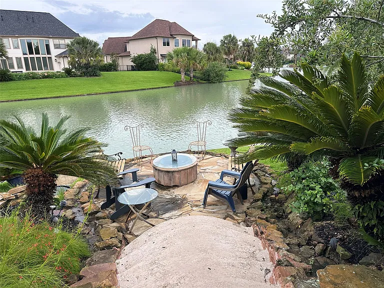 1731 Parklake Vlg — Photo 8