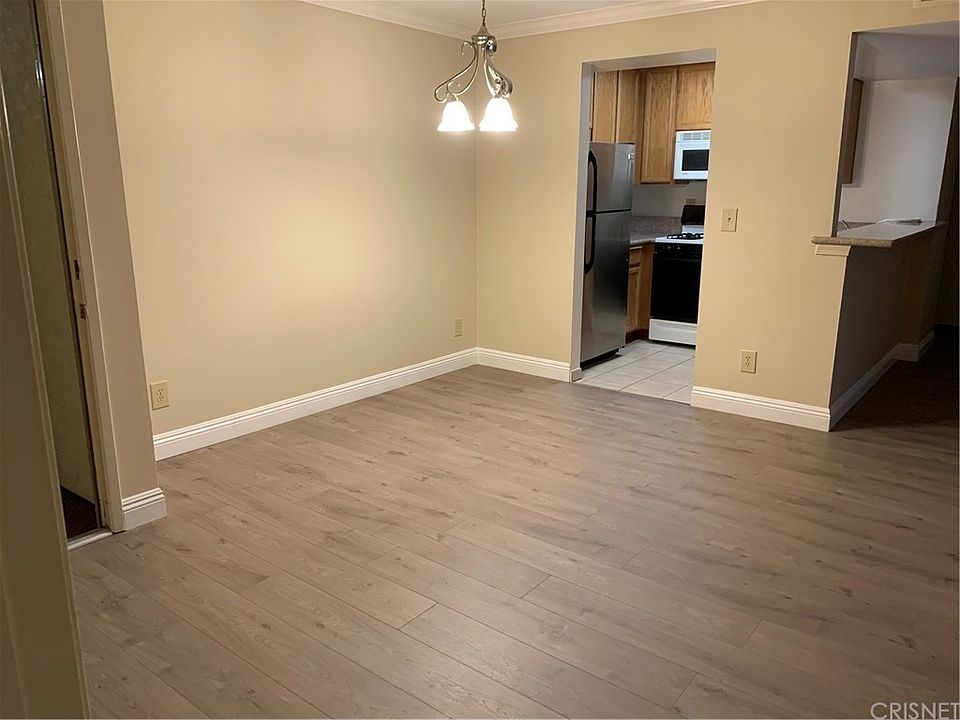1st image of 5325 Newcastle Ave Unit 208