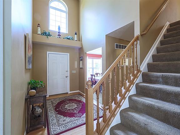 3rd image of 807 Andrea Dr