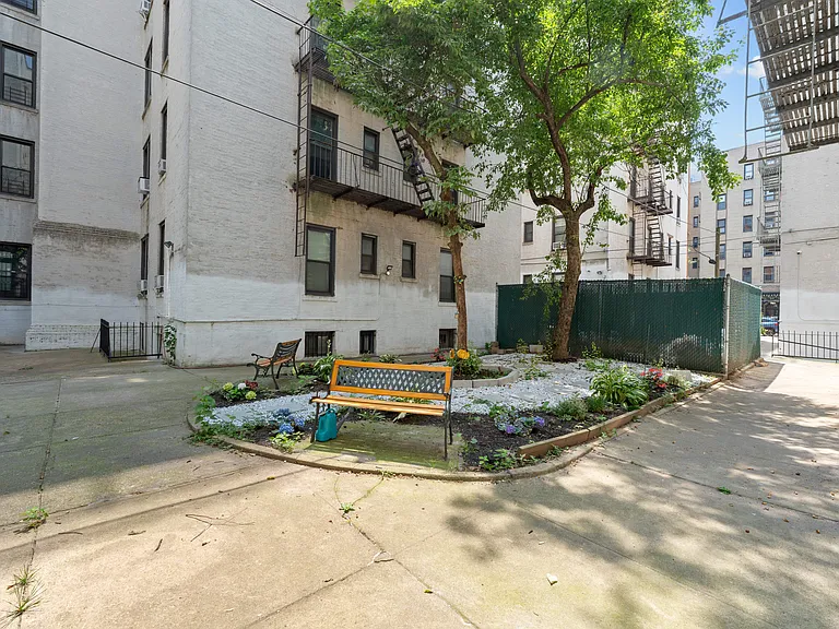 41-41 41st St #3H — Photo 5