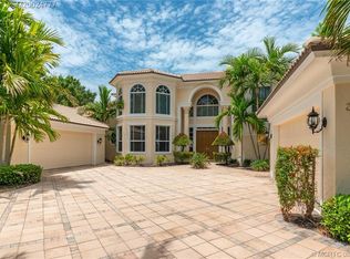 33 N River Rd, Sewalls Pt, FL 34996