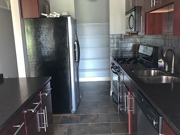 3rd image of 1 N Chestnut Ave APT 4A