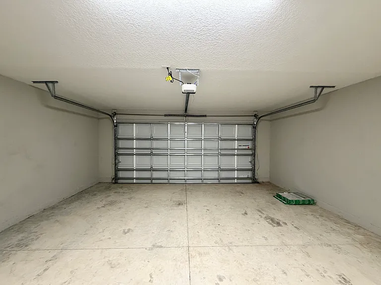 8138 N Dyke Way — Photo 33