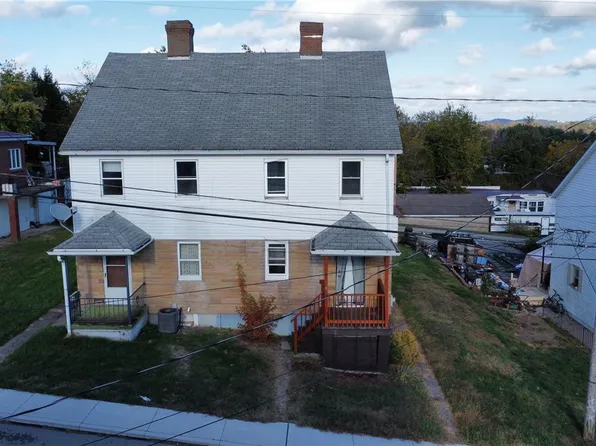 30 Lincoln St, Cokeburg, PA 15324