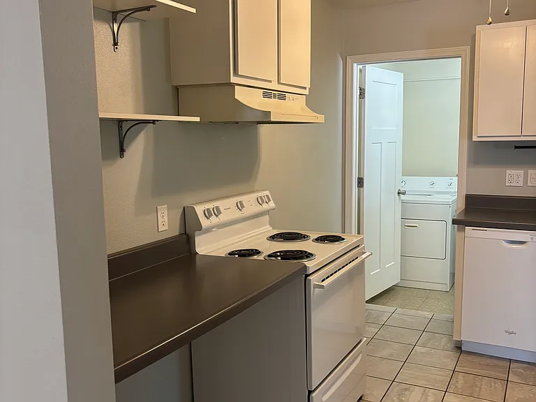 1208 N Ross Ave #A — Photo 13