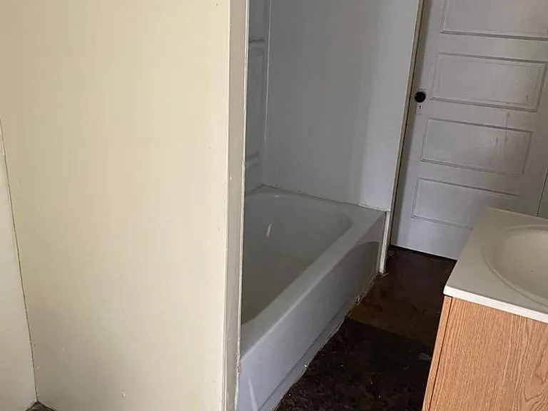 334 Woods Ave — Photo 2