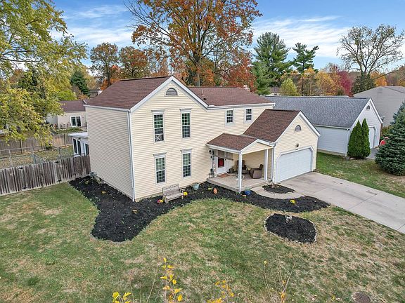 3rd image of 7290 Foxfield Dr