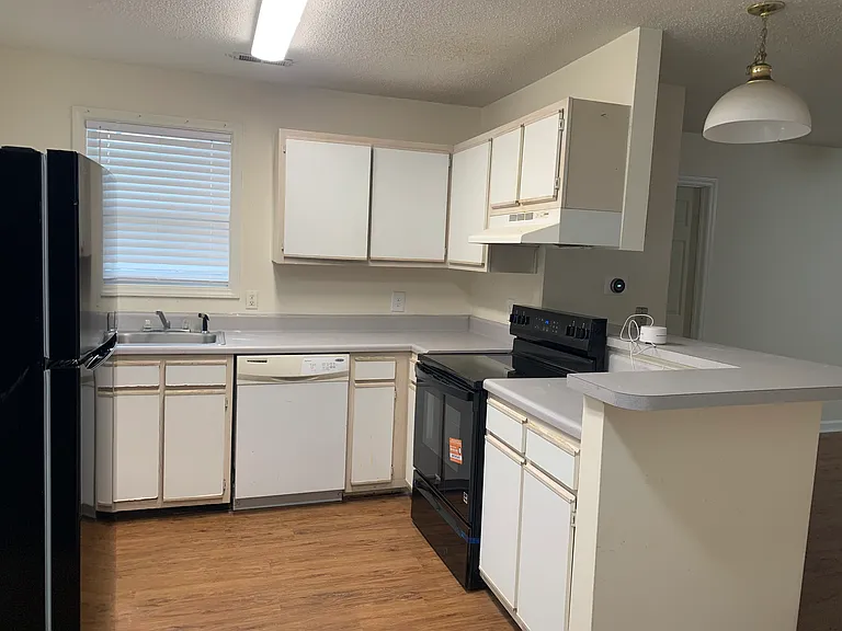 1120 Carlton Ave #304 — Photo 6