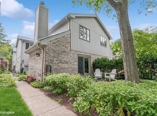 2708 Prairie Ave, Evanston, IL 60201