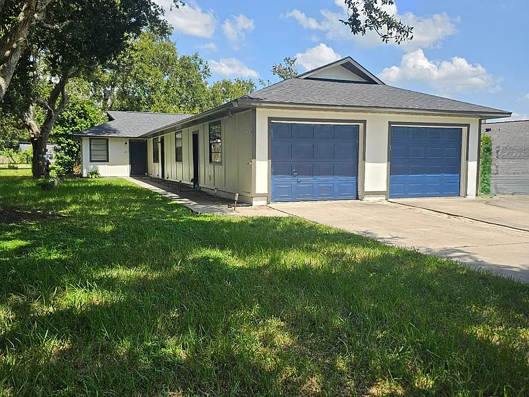 23 Louisiana Ave — Photo 1