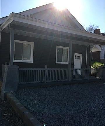 2nd image of 940 Clark St