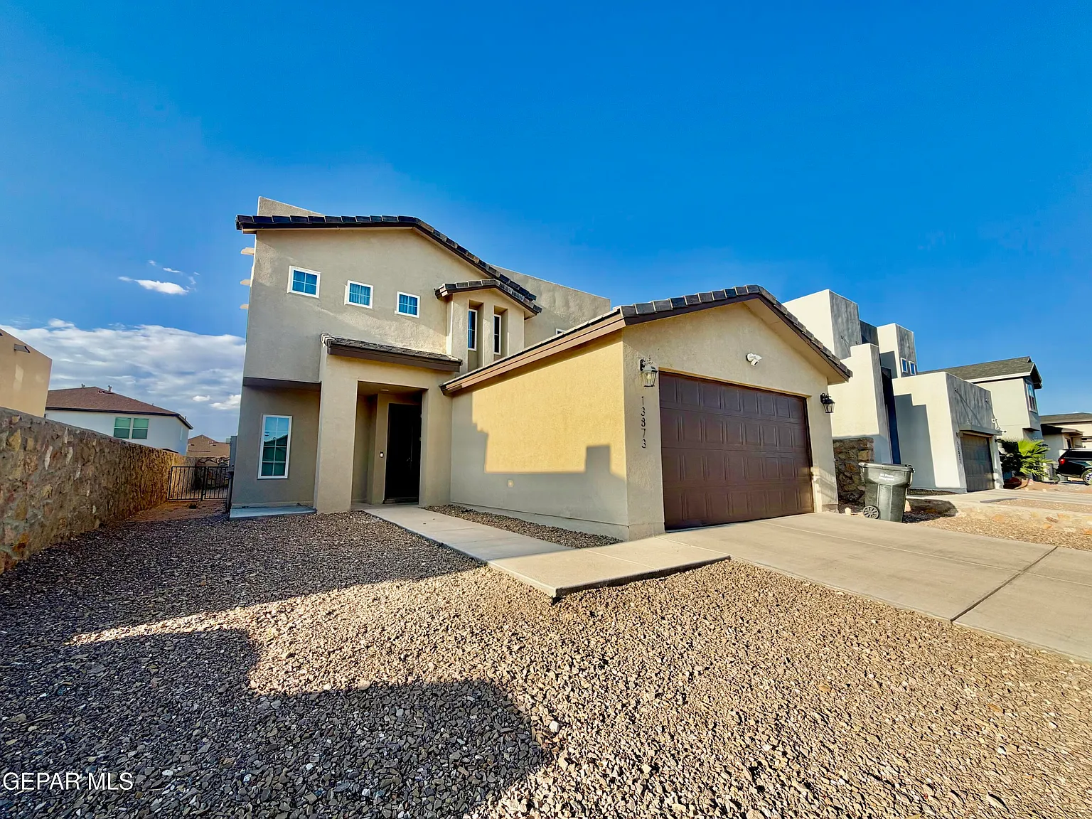 4 bed, 4.0 bath, 2177 sqft, $2,200 — Photo 3