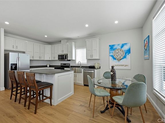 3rd image of 154 Gamay Cir