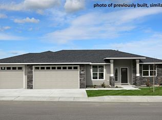 1021 Suncrest Trl, Richland, WA 99352